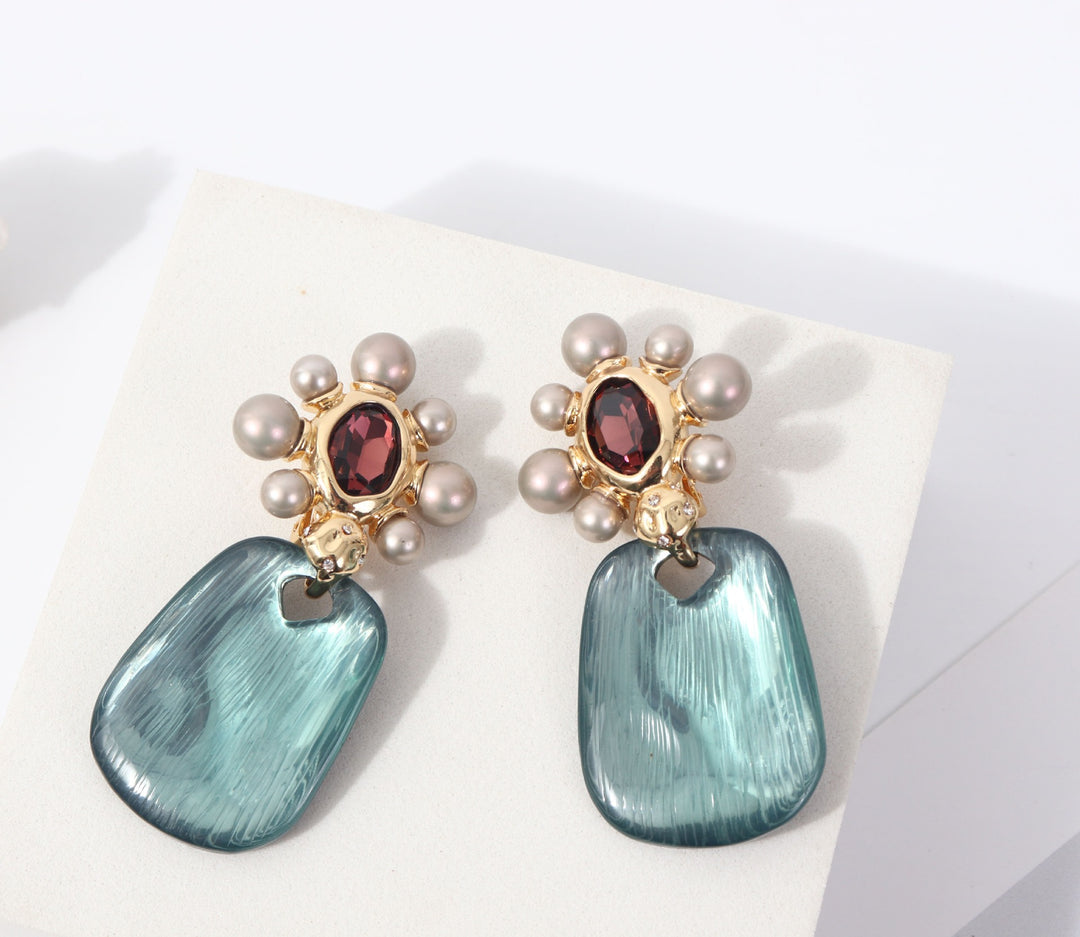 Pearl organic glass ear clip — Pearl Earrings