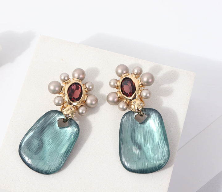 Pearl organic glass ear clip — Pearl Earrings