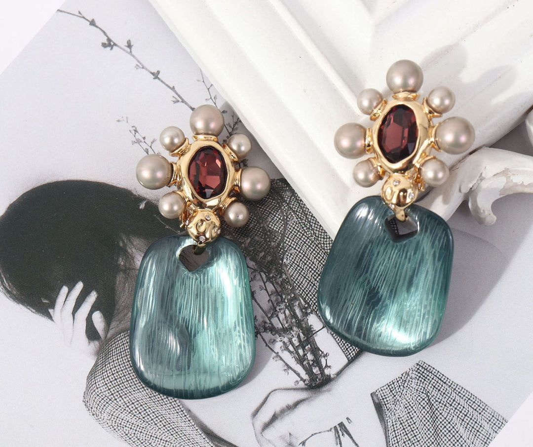 Pearl organic glass ear clip — Pearl Earrings